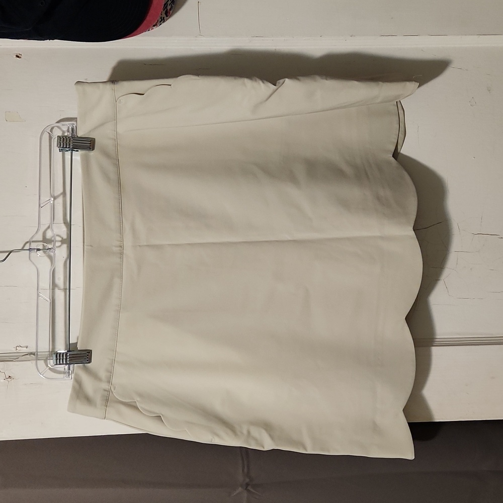 NWT Vineyard Vines Performance scallop skort